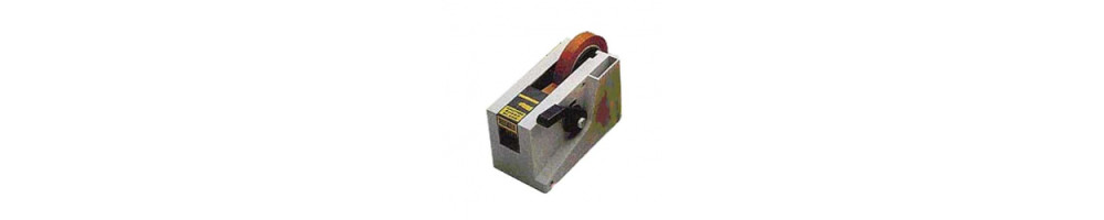Tapemetre og klæberulledispenser